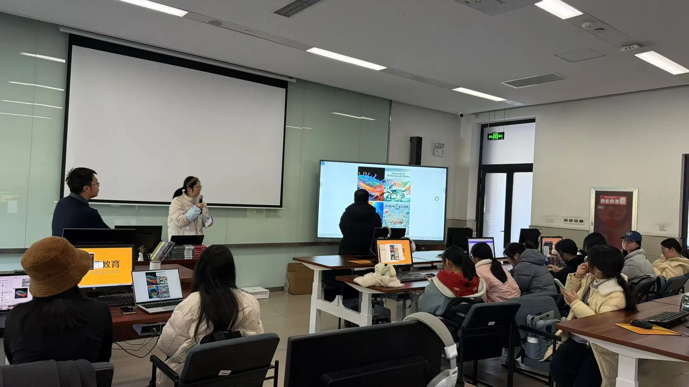 宁波大学阳明学院：AI 主题式 PPBL 信息素养课现场