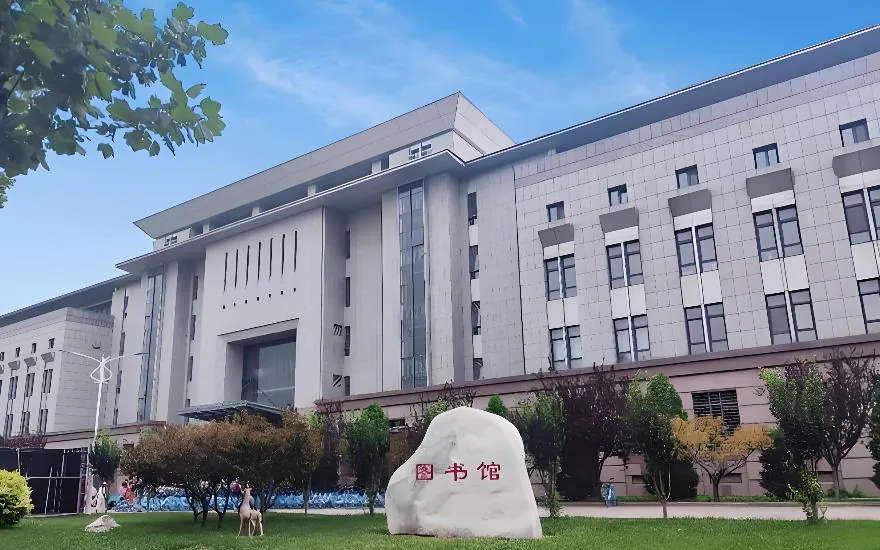 天津商业大学图书馆:一盏灯,照亮智慧空间的改造路径